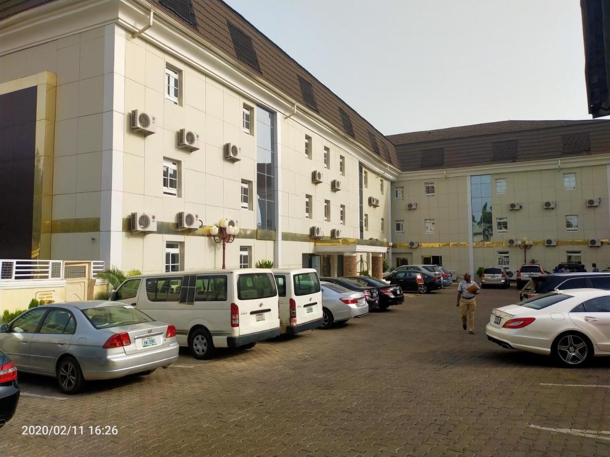 Immaculate Platinum Abuja Exterior foto